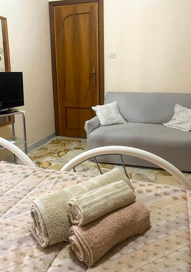 Casa Vacanze Gioia Трекастани Екстериор снимка