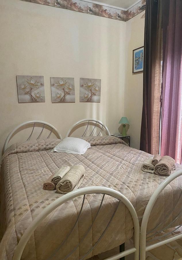 Casa Vacanze Gioia Трекастани Екстериор снимка