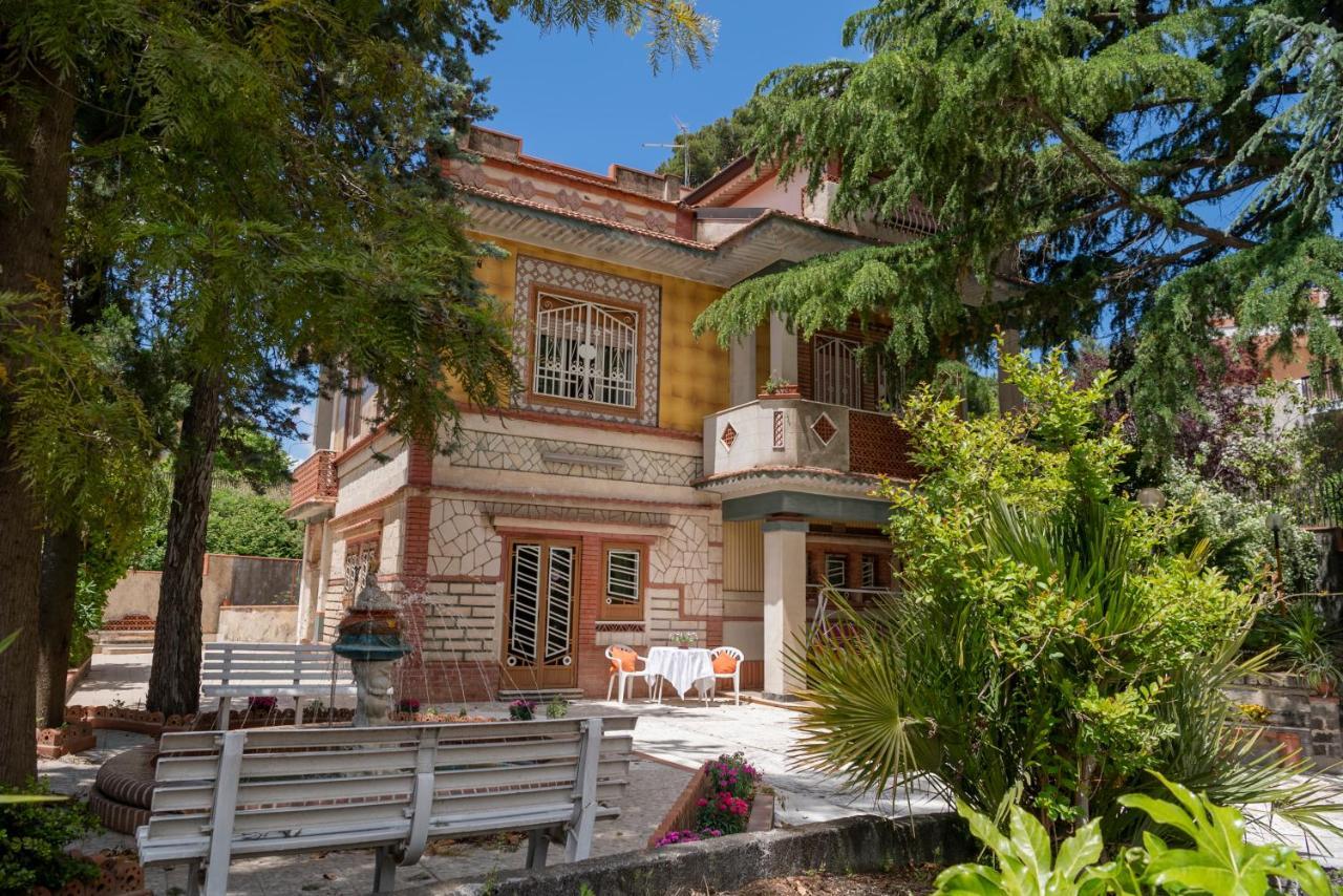 Casa Vacanze Gioia Трекастани Екстериор снимка
