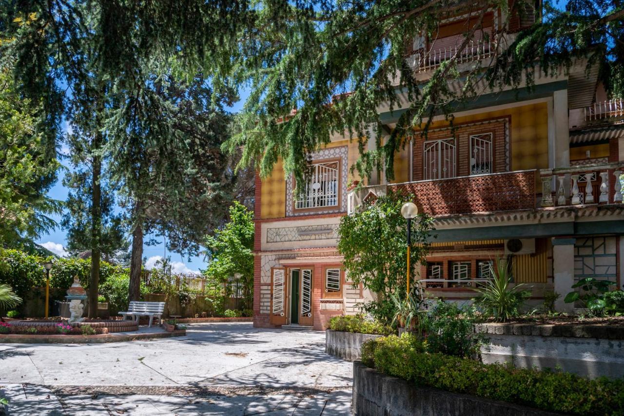Casa Vacanze Gioia Трекастани Екстериор снимка