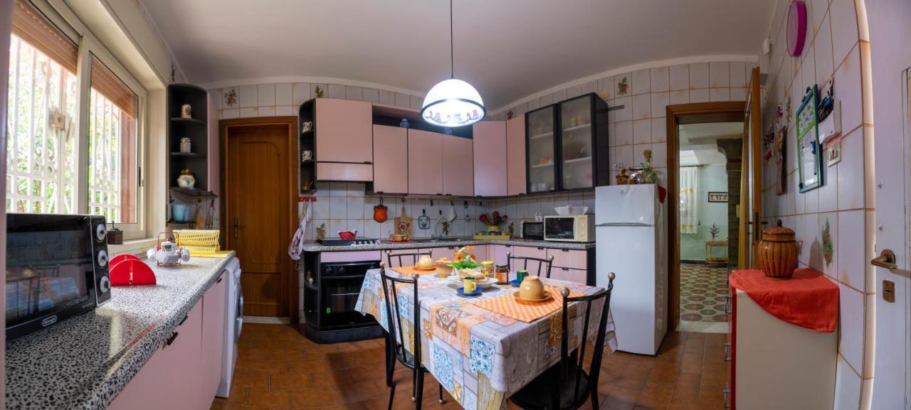 Casa Vacanze Gioia Трекастани Екстериор снимка