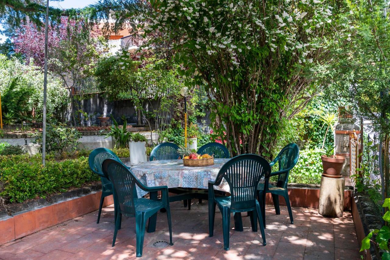 Casa Vacanze Gioia Трекастани Екстериор снимка