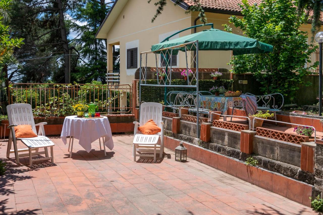 Casa Vacanze Gioia Трекастани Екстериор снимка