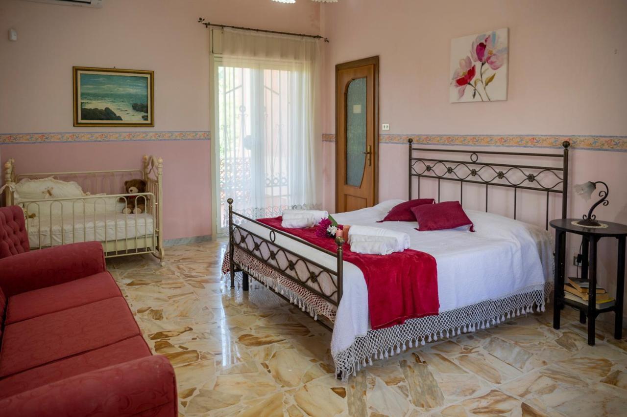 Casa Vacanze Gioia Трекастани Екстериор снимка