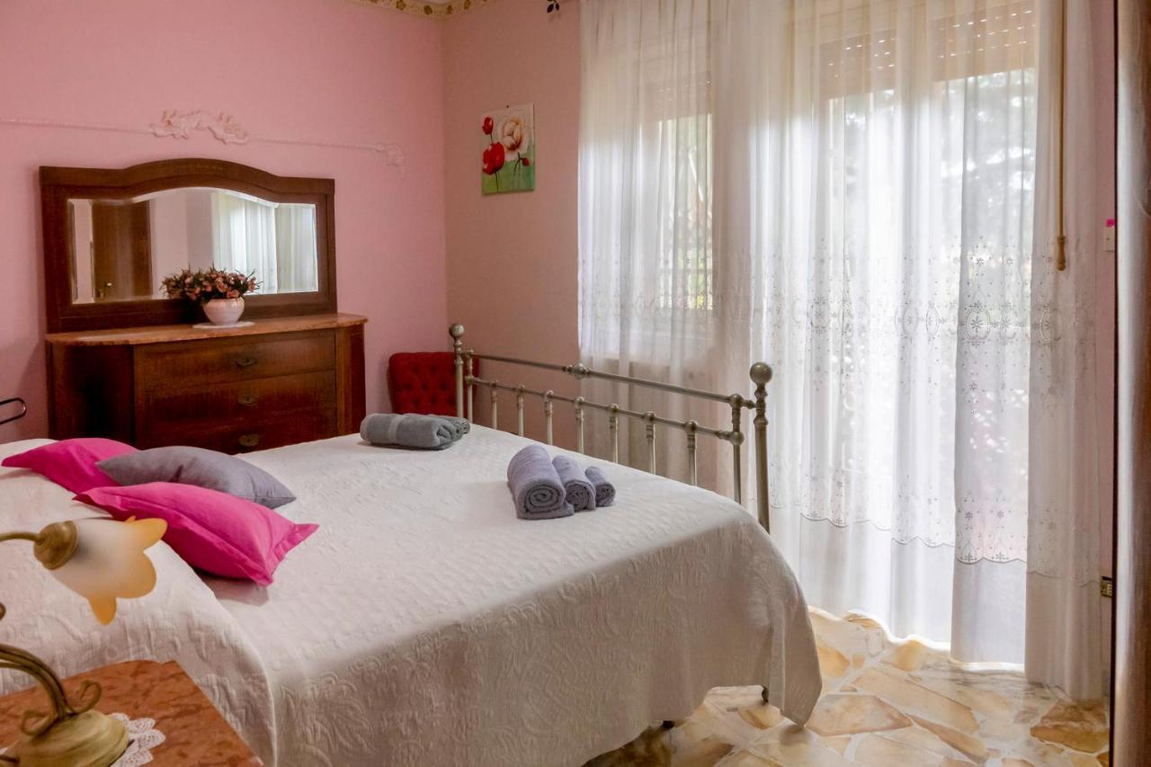 Casa Vacanze Gioia Трекастани Екстериор снимка